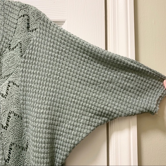 Miami Lace Eyelet Kimono - Picture 3 of 4